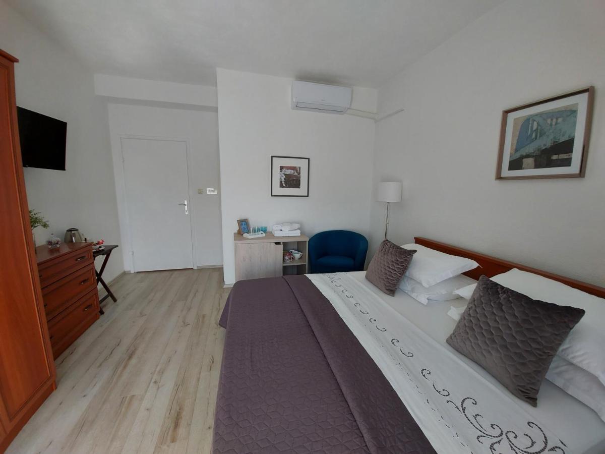 Apartments And Rooms Villa Dona Makarska Eksteriør bilde
