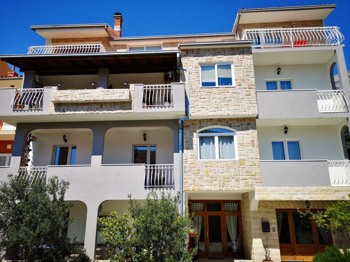 Apartments And Rooms Villa Dona Makarska Eksteriør bilde