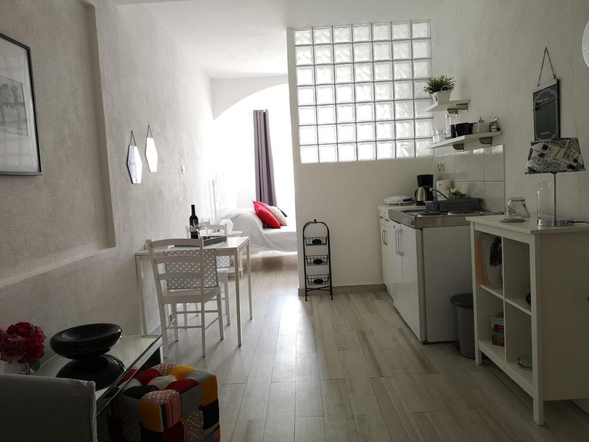 Apartments And Rooms Villa Dona Makarska Eksteriør bilde